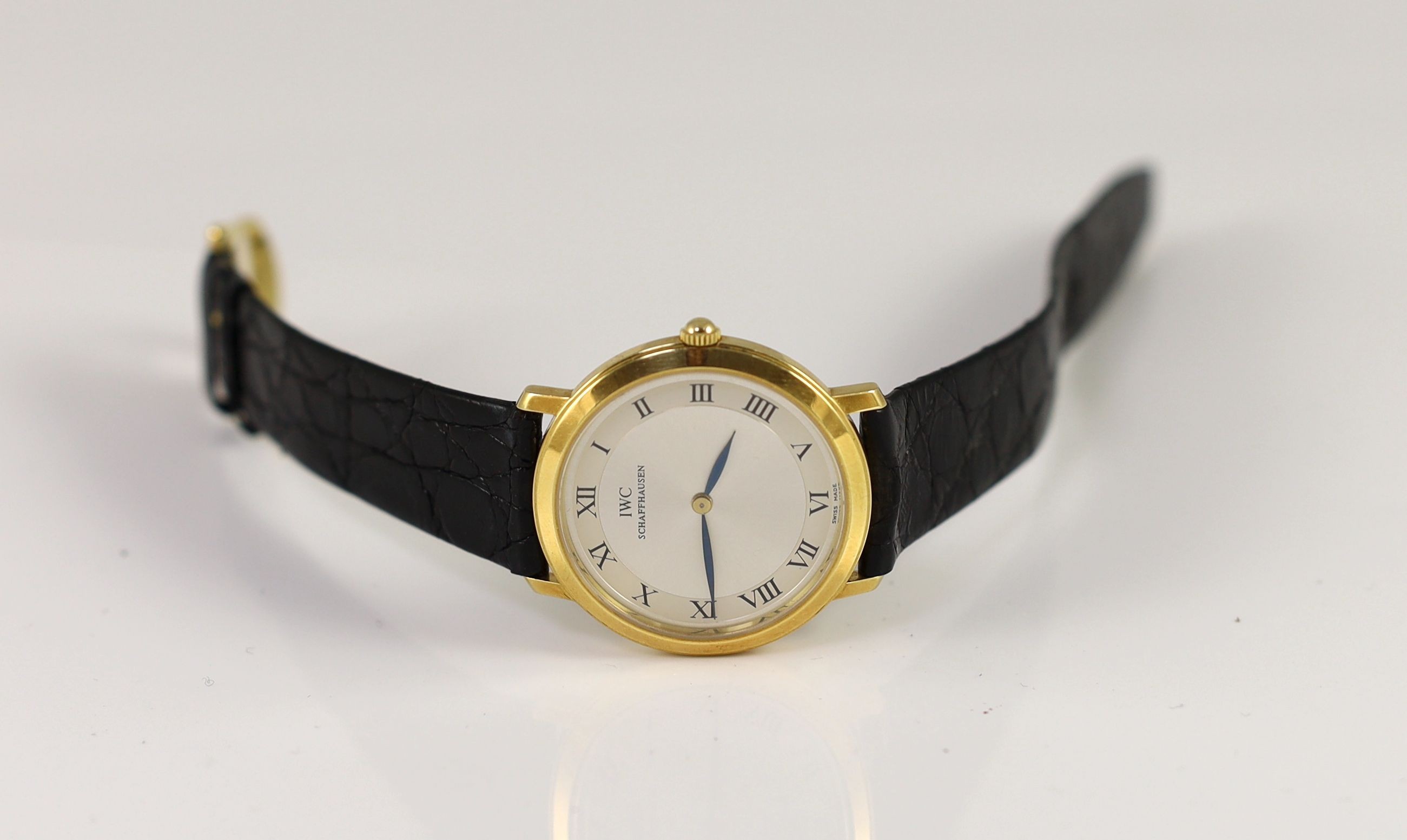 A gentleman's 18ct gold International Watch Company manual wind dress wrist watch
